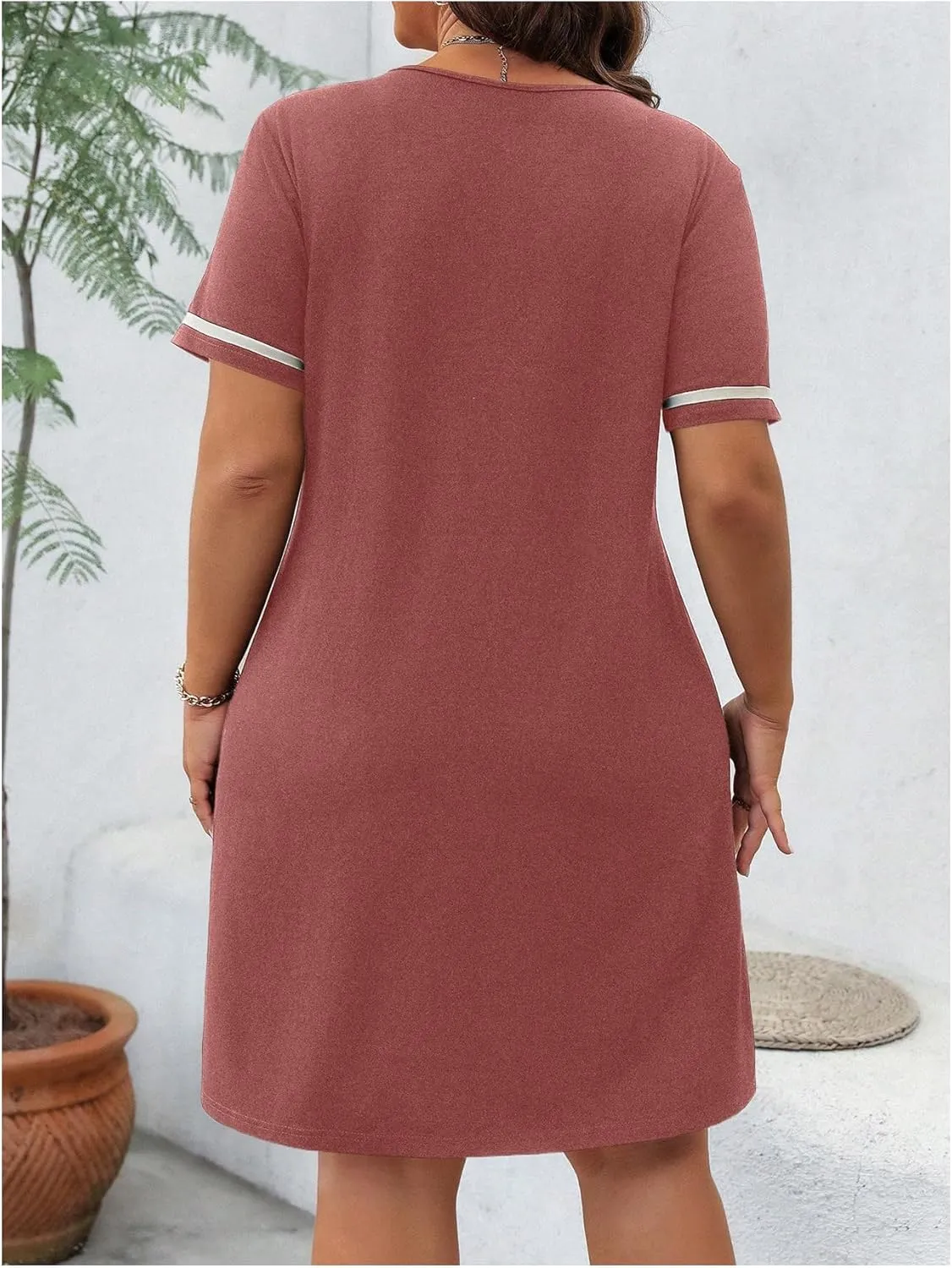 Verdusa Women's Plus Size V Neck Short T Shirt Dress Short Sleeve Tunic Dresses