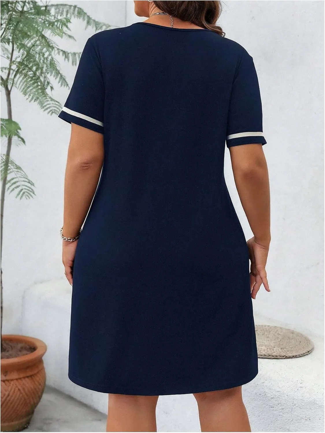 Verdusa Women's Plus Size V Neck Short T Shirt Dress Short Sleeve Tunic Dresses